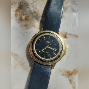 NOS NEW QUARTZ SPECIAL WATER RESIST MENS CITIZEN WATCH WITH DAY AND DATE